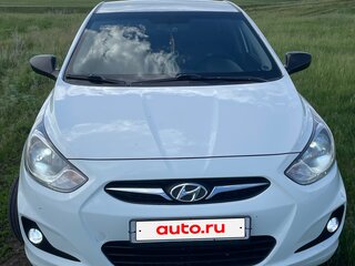 2014 Hyundai Solaris I, белый, 730000 рублей, вид 1