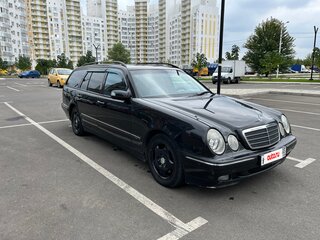 2002 Mercedes-Benz E-Класс 320 II (W210, S210) Рестайлинг, чёрный, 750000 рублей, вид 3