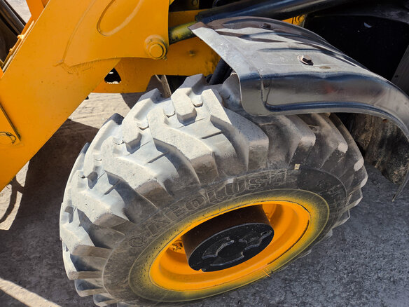 2010 JCB 3CX, жёлтый, 3250000 рублей - вид 28