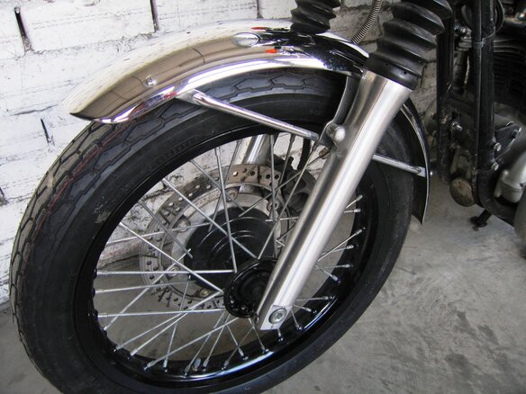 2005 Kawasaki W 650, коричневый - вид 2
