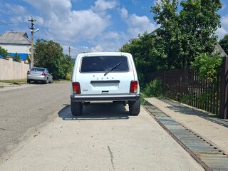 2014 Lada (ВАЗ) 2121 (4x4) Urban I Рестайлинг, белый, 520000 рублей, вид 3