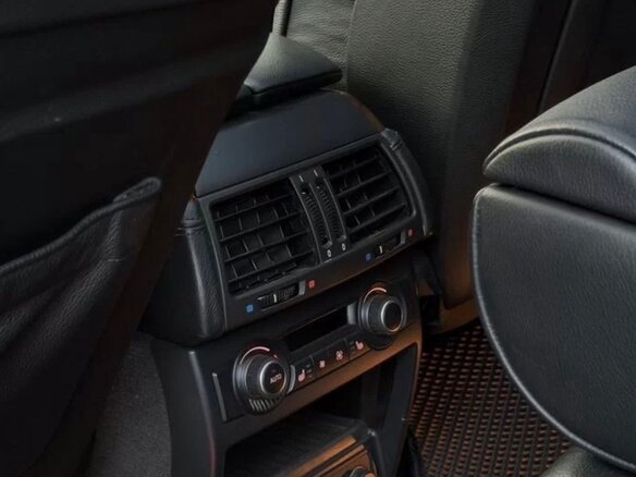 2011 BMW X5 M I (E70), белый, 1750000 рублей - вид 21