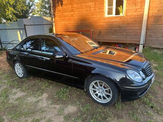 2006 Mercedes-Benz E-Класс 220 III (W211, S211) Рестайлинг, чёрный, 850000 рублей, вид 4