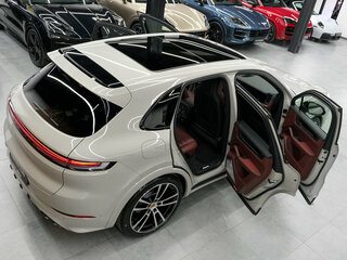 2026 Porsche Cayenne III Рестайлинг, серый, 20990000 рублей, вид 4
