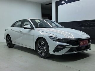 2025 Hyundai Elantra VII (CN7) Рестайлинг, серебристый, 2000000 рублей, вид 3