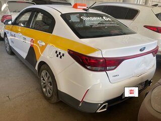 2021 Kia Rio IV Рестайлинг, белый, 940000 рублей, вид 4