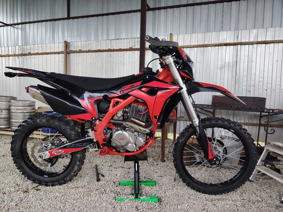 2024 BSE Z11, красный, 175000 рублей