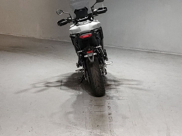 2026 Yamaha MT-09 Tracer (FJ-09), серый, 1500000 рублей - вид 3