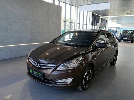 2016 Hyundai Solaris I Рестайлинг, коричневый, 787000 рублей, вид 3