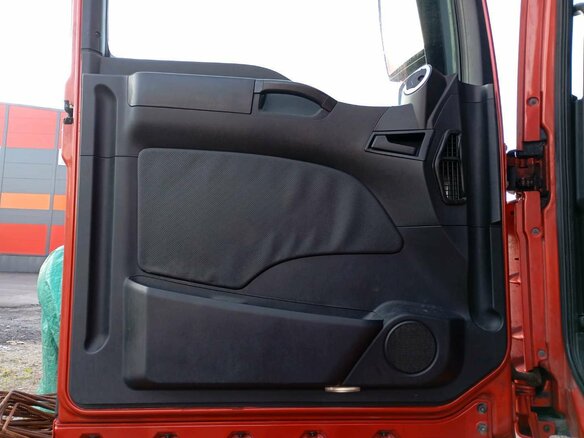 2023 Sinotruk Sitrak C7H, красный, 3755000 рублей - вид 8
