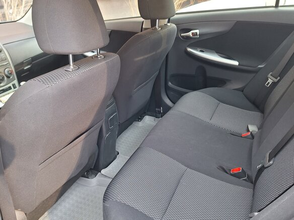2012 Toyota Corolla X (E140, E150) Рестайлинг, серебристый, 1550000 рублей - вид 10