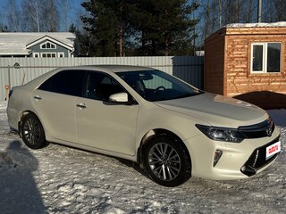 2017 Toyota Camry VII (XV50) Рестайлинг 2, белый, 2370000 рублей, вид 5