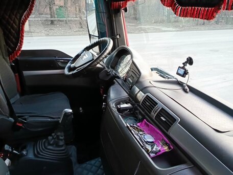 2011 MAN TGX, красный, 2350000 рублей, вид 5