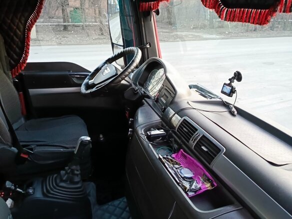 2011 MAN TGX, красный, 2350000 рублей - вид 4