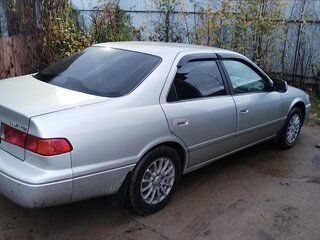 2000 Toyota Camry IV (XV20) Рестайлинг, серебристый, 450000 рублей, вид 3
