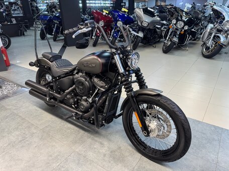 2017 Harley-Davidson Street Bob, серый, 1310000 рублей, вид 3