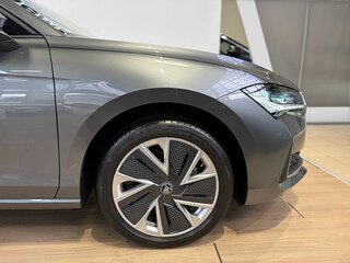 2025 Skoda Superb IV, серый, 5990000 рублей, вид 5