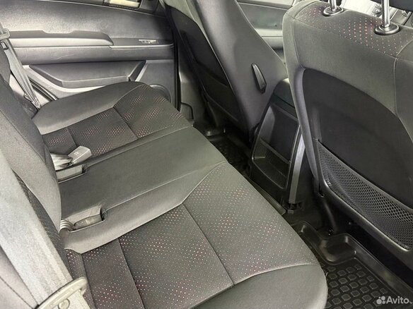 2011 SsangYong Actyon 6-speed I, белый, 700000 рублей - вид 14