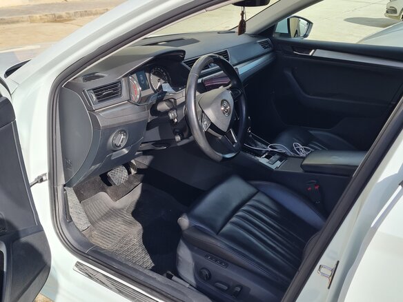 2018 Skoda Superb III, белый, 2000000 рублей - вид 5