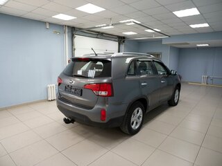 2014 Kia Sorento II Рестайлинг, серый, 1899000 рублей, вид 3