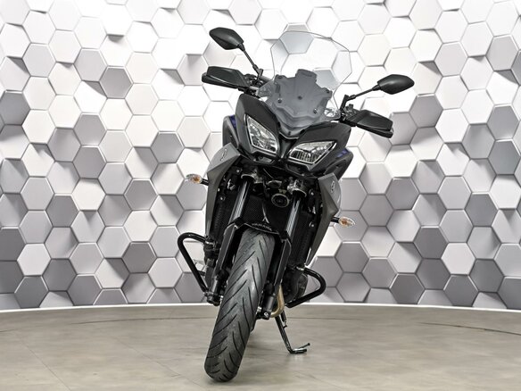 2021 Yamaha MT-09 Tracer (FJ-09), чёрный - вид 4