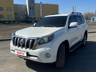 2017 Toyota Land Cruiser Prado 150 Series Рестайлинг 1, белый, 3990000 рублей, вид 2
