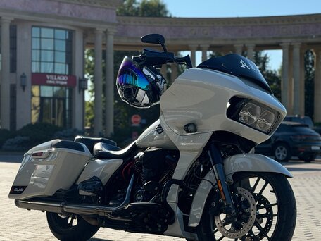 2020 Harley-Davidson CVO Road Glide, серый, 2850000 рублей, вид 1