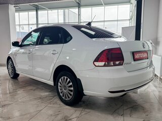 2017 Volkswagen Polo V Рестайлинг, белый, 959000 рублей, вид 4
