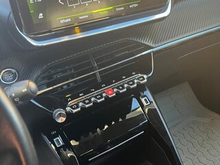 2021 Peugeot 2008 II, чёрный, 1700000 рублей, вид 2