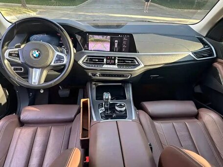2021 BMW X5 30i IV (G05/G18), чёрный, 5490000 рублей, вид 5