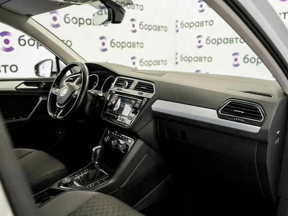 2017 Volkswagen Tiguan II, белый, 2418000 рублей - вид 22