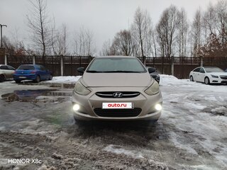 2011 Hyundai Solaris I, бежевый, 650000 рублей, вид 2