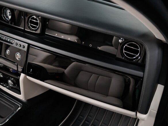 2013 Rolls-Royce Phantom VII Рестайлинг (Series II), чёрный - вид 18