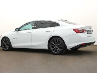 2020 Chevrolet Malibu IX Рестайлинг, белый, 1698000 рублей, вид 2