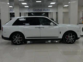 2023 Rolls-Royce Cullinan Black Badge I (Series I), белый, 43000000 рублей, вид 5