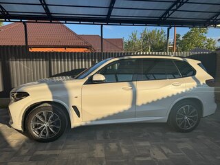 2020 BMW X5 30d IV (G05/G18), белый, 7700000 рублей, вид 5