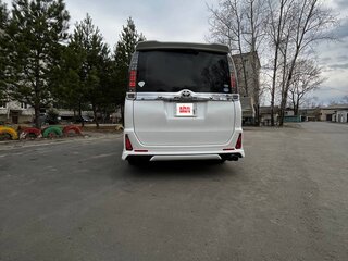 2016 Toyota Voxy III (R80), белый, 2100000 рублей, вид 4