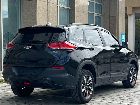 2022 Chevrolet Tracker IV, чёрный - вид 5