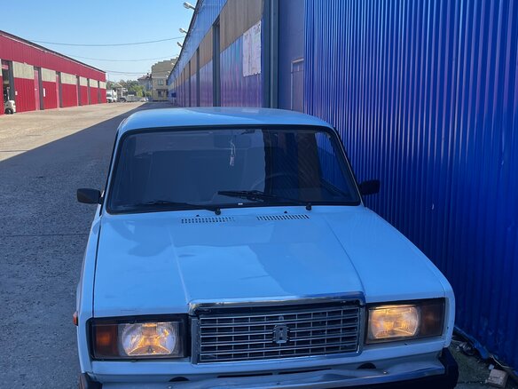 2002 Lada (ВАЗ) 2107, белый - вид 2
