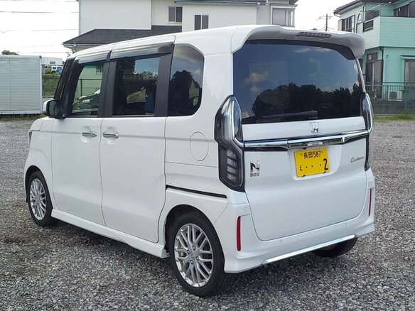 2022 Honda N-BOX II Рестайлинг, белый - вид 3