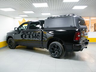 2026 Ram 1500 Crew Cab eTorque V Рестайлинг, чёрный, 10999000 рублей, вид 4