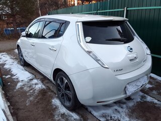 2016 Nissan Leaf (EM57) I (ZE0/AZE0), серебристый, 999999 рублей, вид 3