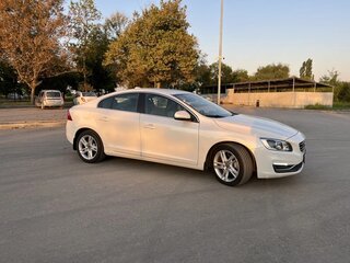 2013 Volvo S60 II Рестайлинг, белый, 1795000 рублей, вид 2
