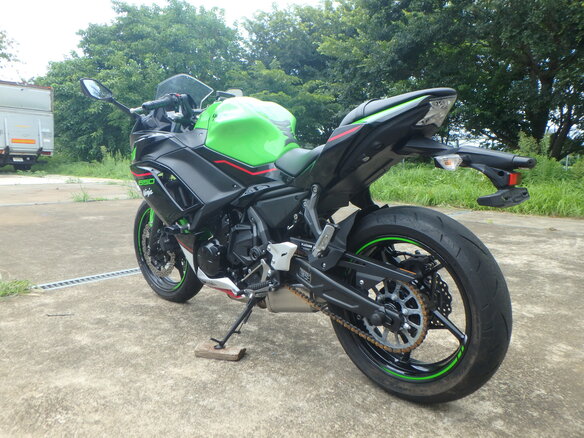 2022 Kawasaki Ninja 650, зелёный, 850000 рублей - вид 7