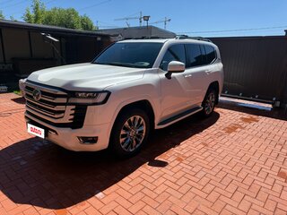 2021 Toyota Land Cruiser 300 Series, белый, 9500000 рублей, вид 1