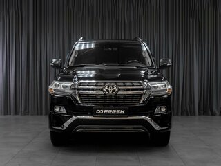 2019 Toyota Land Cruiser 200 Series Рестайлинг 2, чёрный, 6899000 рублей, вид 3