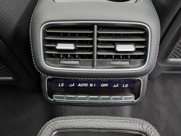 2026 Mercedes-Benz GLS 450 II (X167) Рестайлинг, чёрный - вид 12