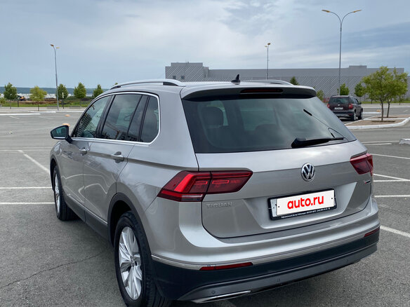 2019 Volkswagen Tiguan II, серебристый, 3100000 рублей - вид 4