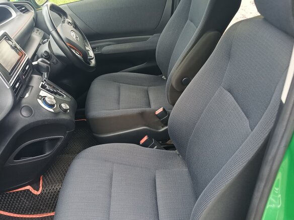 2017 Toyota Sienta II, зелёный, 1520000 рублей - вид 8