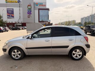 2005 Kia Rio II, серебристый, 535000 рублей, вид 2